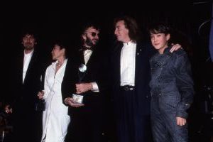 George Harrison, Yoko , Ringo 1988.jpg
